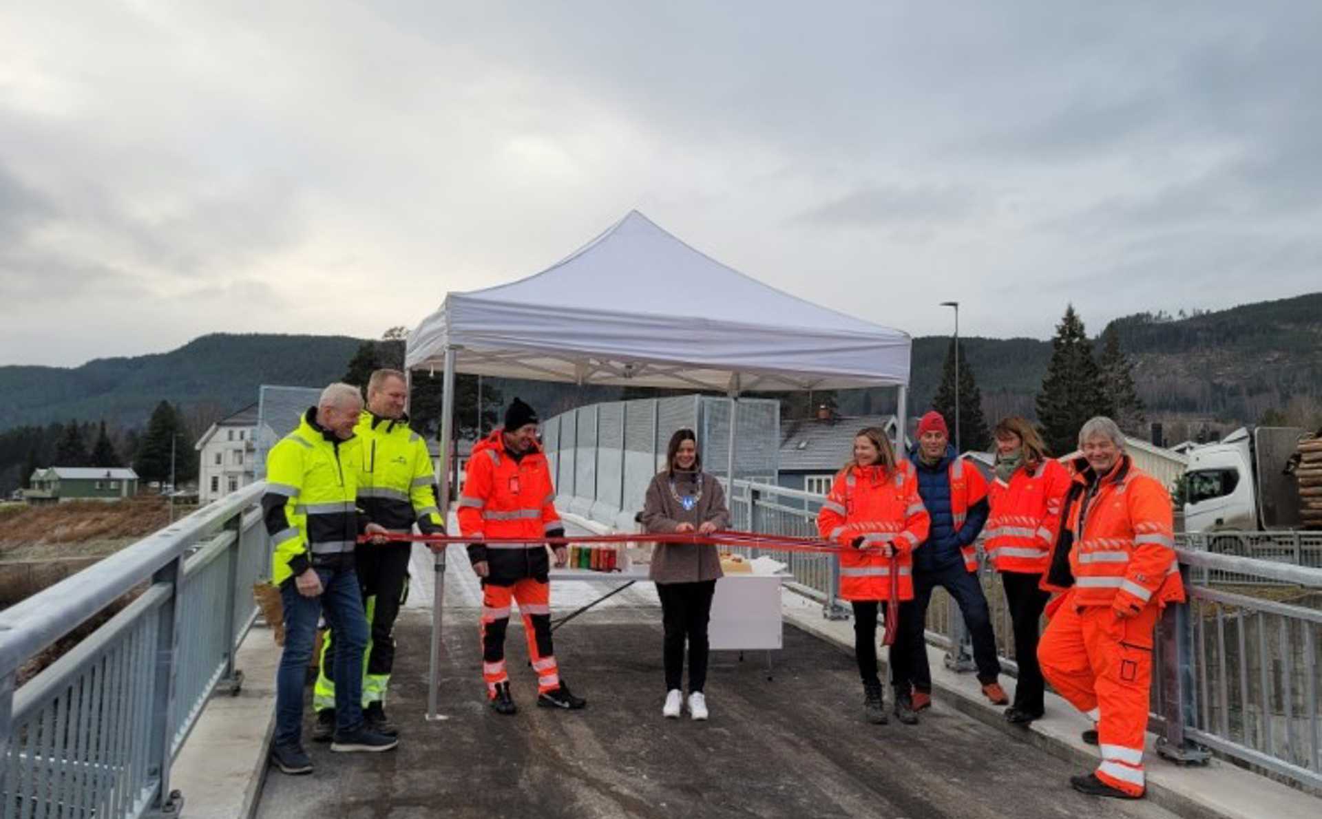 Åpning av gang- og sykkelbrua på Gvarv
